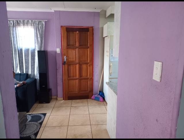 2 BEDROOM HOUSE SOLD IN BEVERLEY HILLS